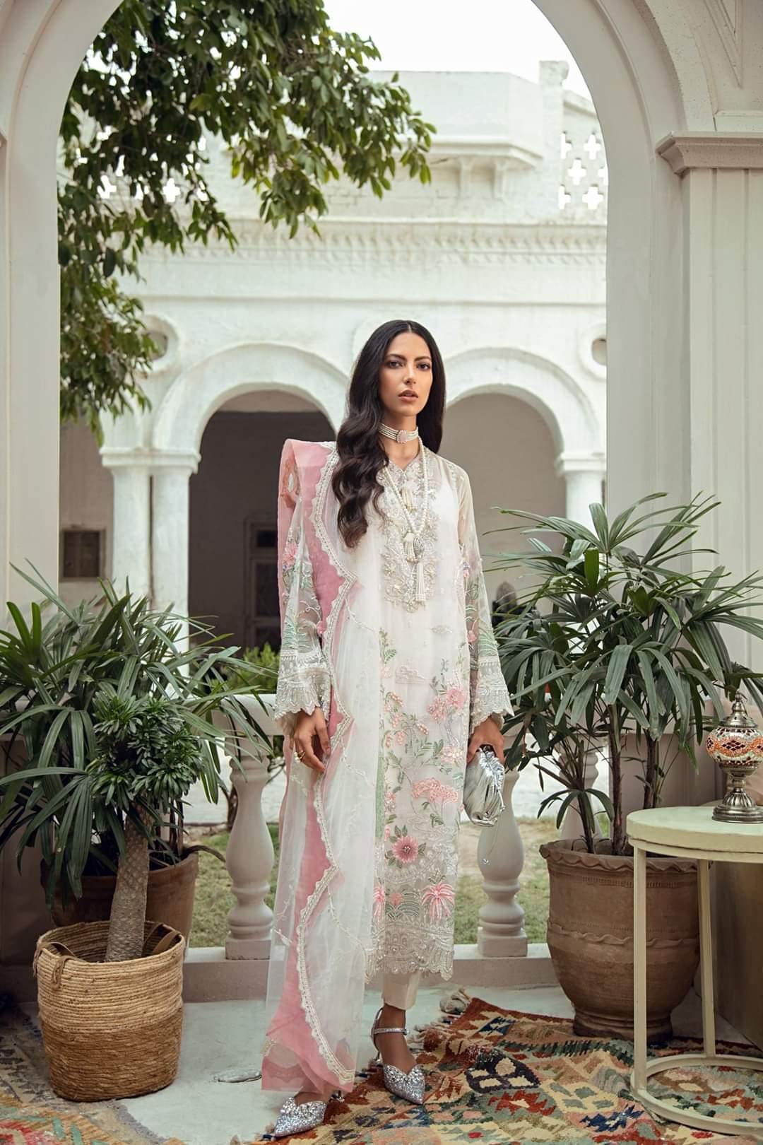 img_suffuse_freesia_luxury_wedding_edition_awwal_boutique