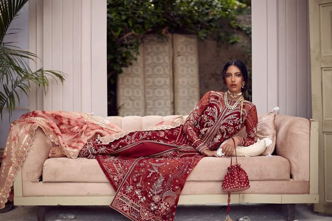 Restocked/Suffuse Freesia Luxury Edition/AMARYLLIS - AWWALBOUTIQUE