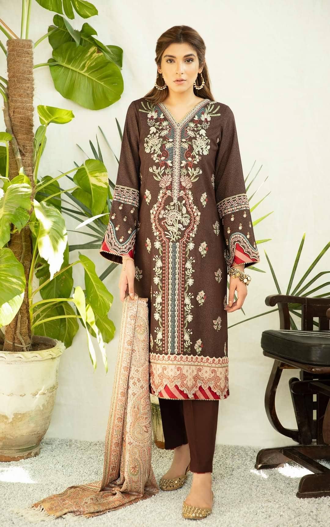 img_spotted_in_qalamkar_luxury_shawls_collection_awwal_boutique