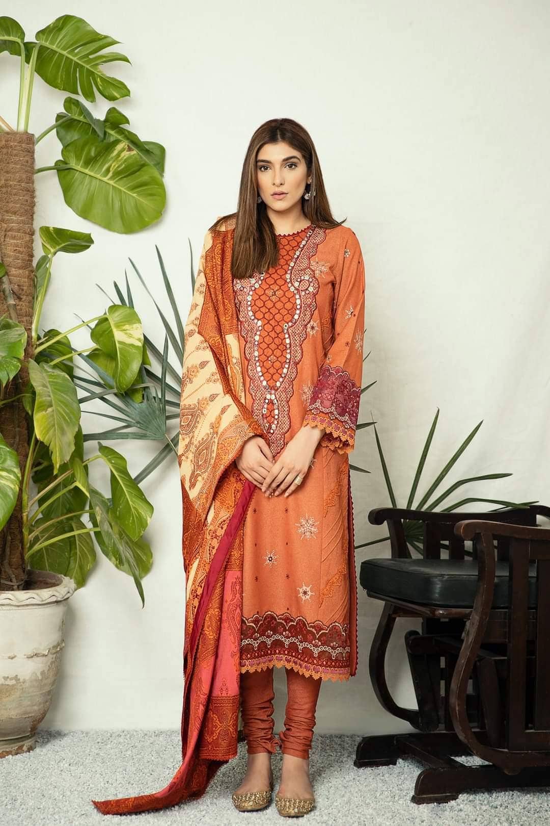 img_spotted_in_qalamkar_luxury_shawls_collection_awwal_boutique