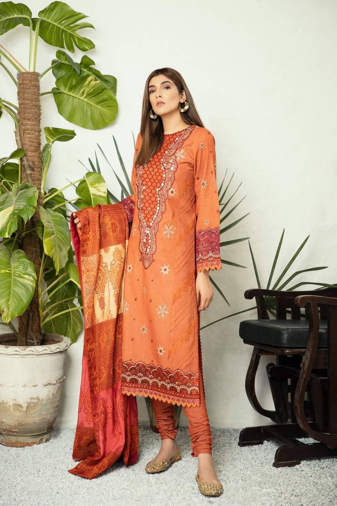 img_spotted_in_qalamkar_luxury_shawls_collection_awwal_boutique