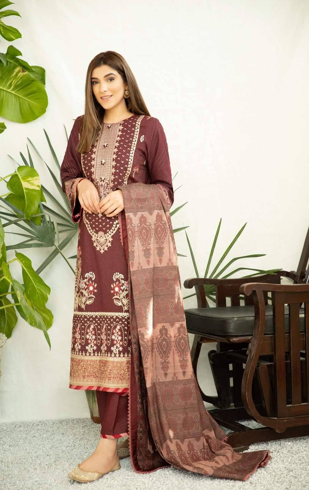 img_spotted_in_qalamkar_luxury_shawls_collection_awwal_boutique