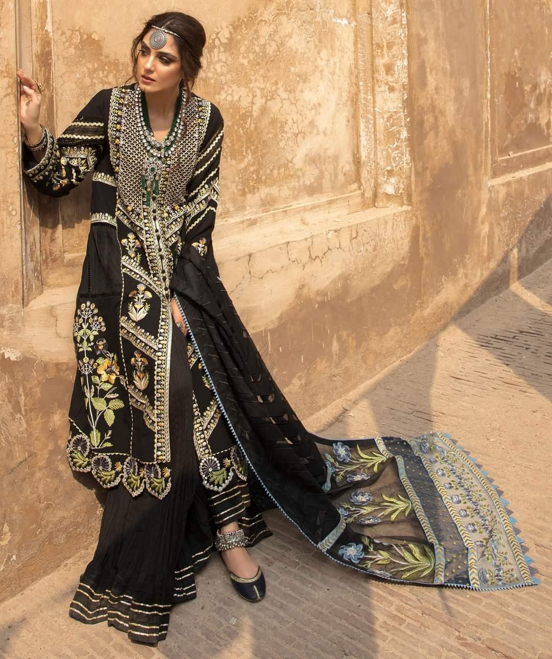 Restocked/Crimson Winter by Saira Shakira/SUNEHRA GOTA - SABLE - AWWALBOUTIQUE