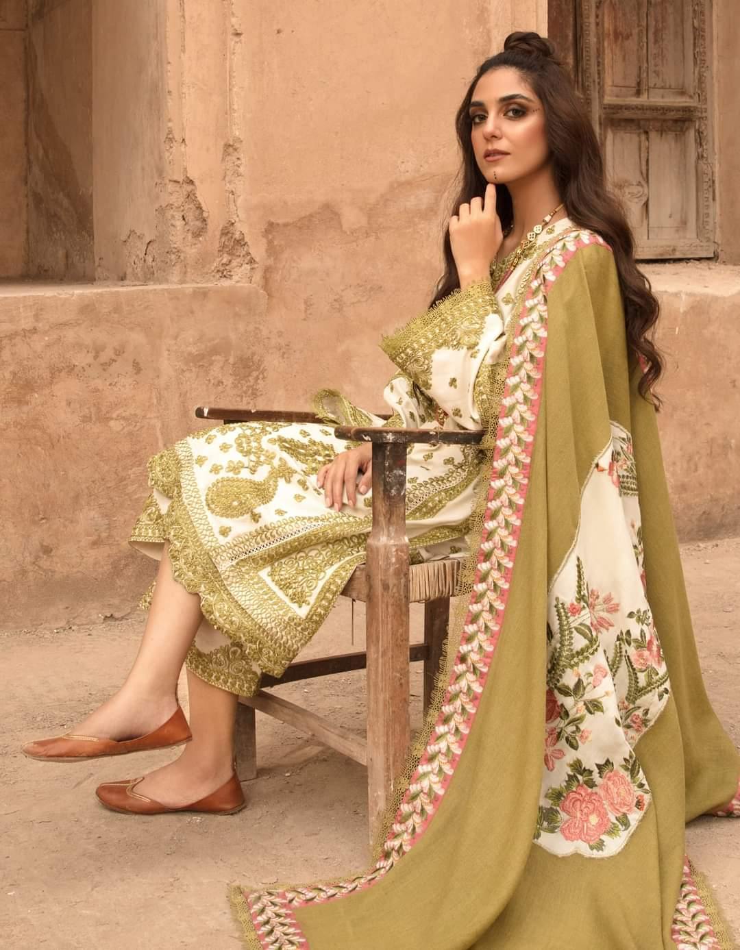 Restocked/Crimson Winter by Saira Shakira/MARORI SEPARATES - IVORY - AWWALBOUTIQUE