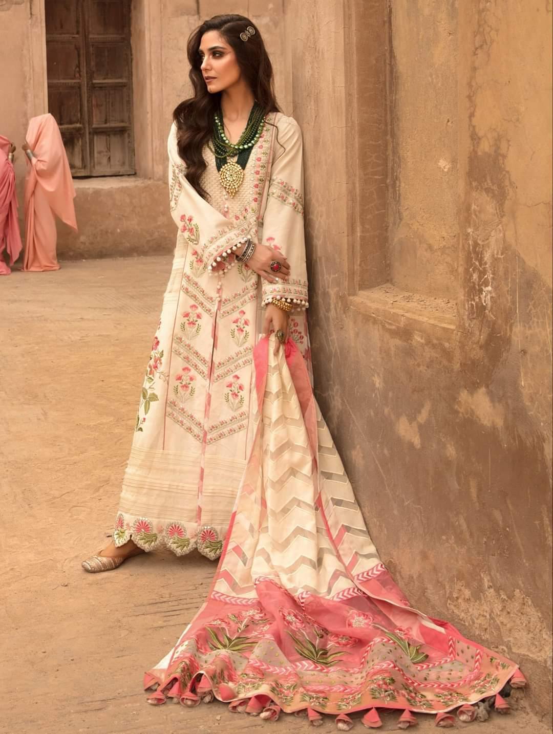 img_crimson_winter_collection_awwal_boutique