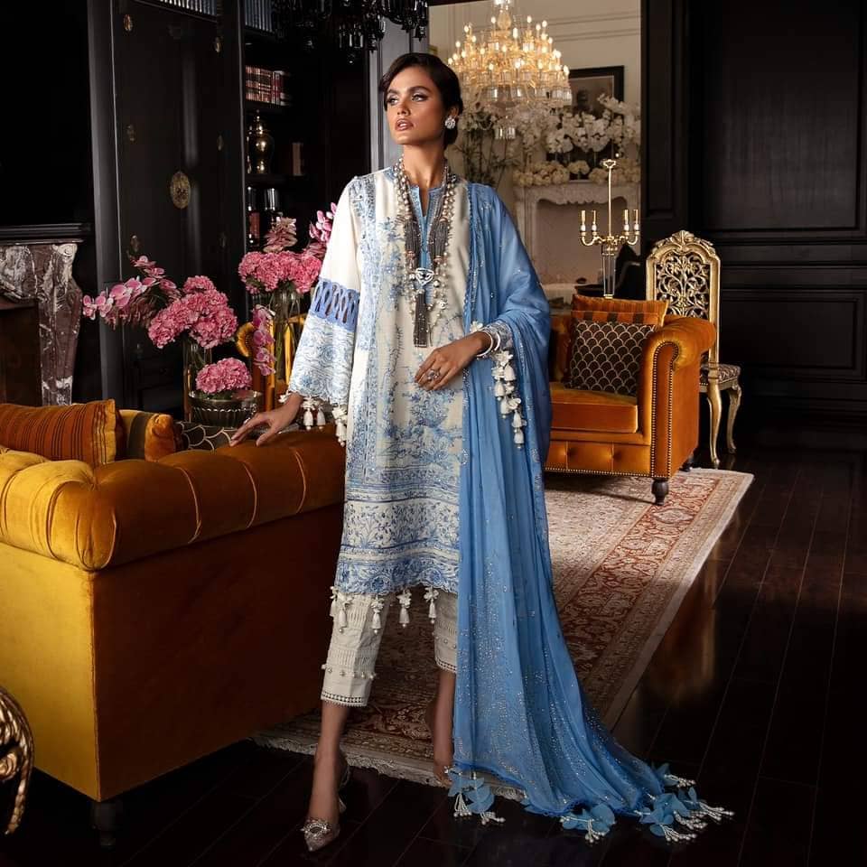 img_sana_safinaz_lawn_2021_awwal_boutique
