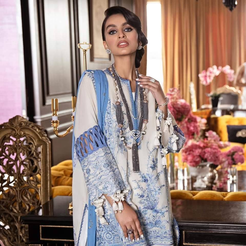 img_sana_safinaz_lawn_2021_awwal_boutique