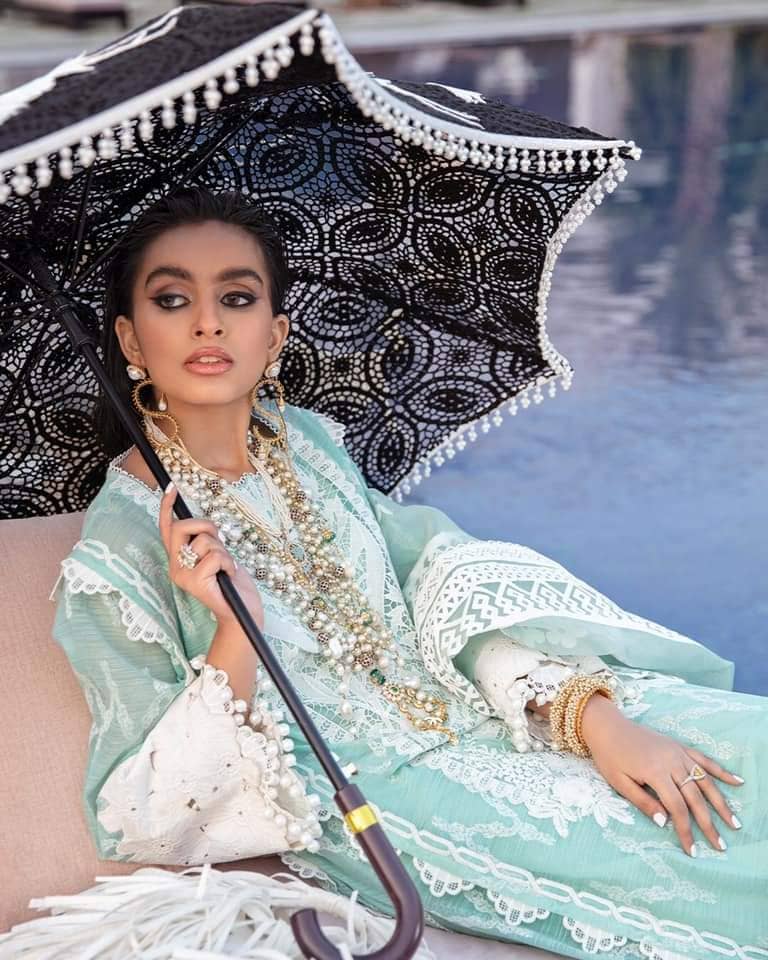 img_sana_safinaz_lawn_2021_awwal_boutique