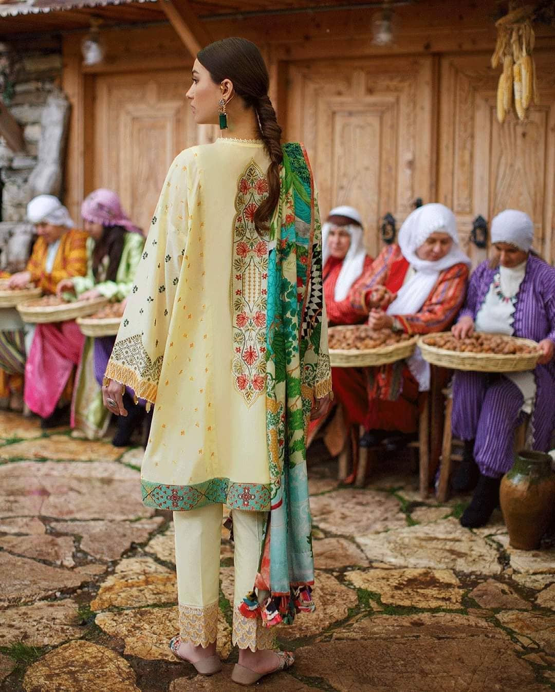 img_elan_ormana_lawn_2021_awwal_boutique