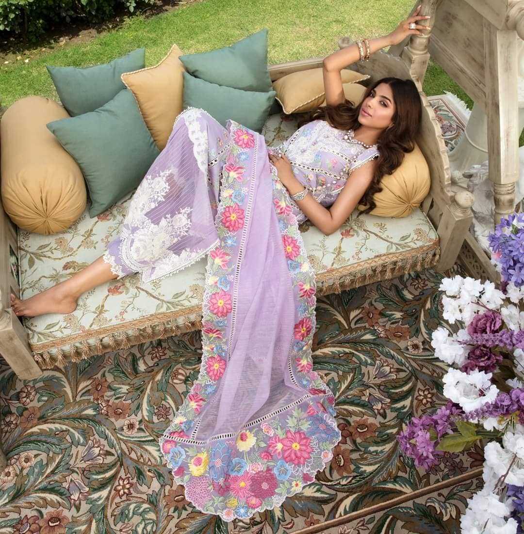 img_crimson_lawn_by_saira_shakira_awwal_boutique
