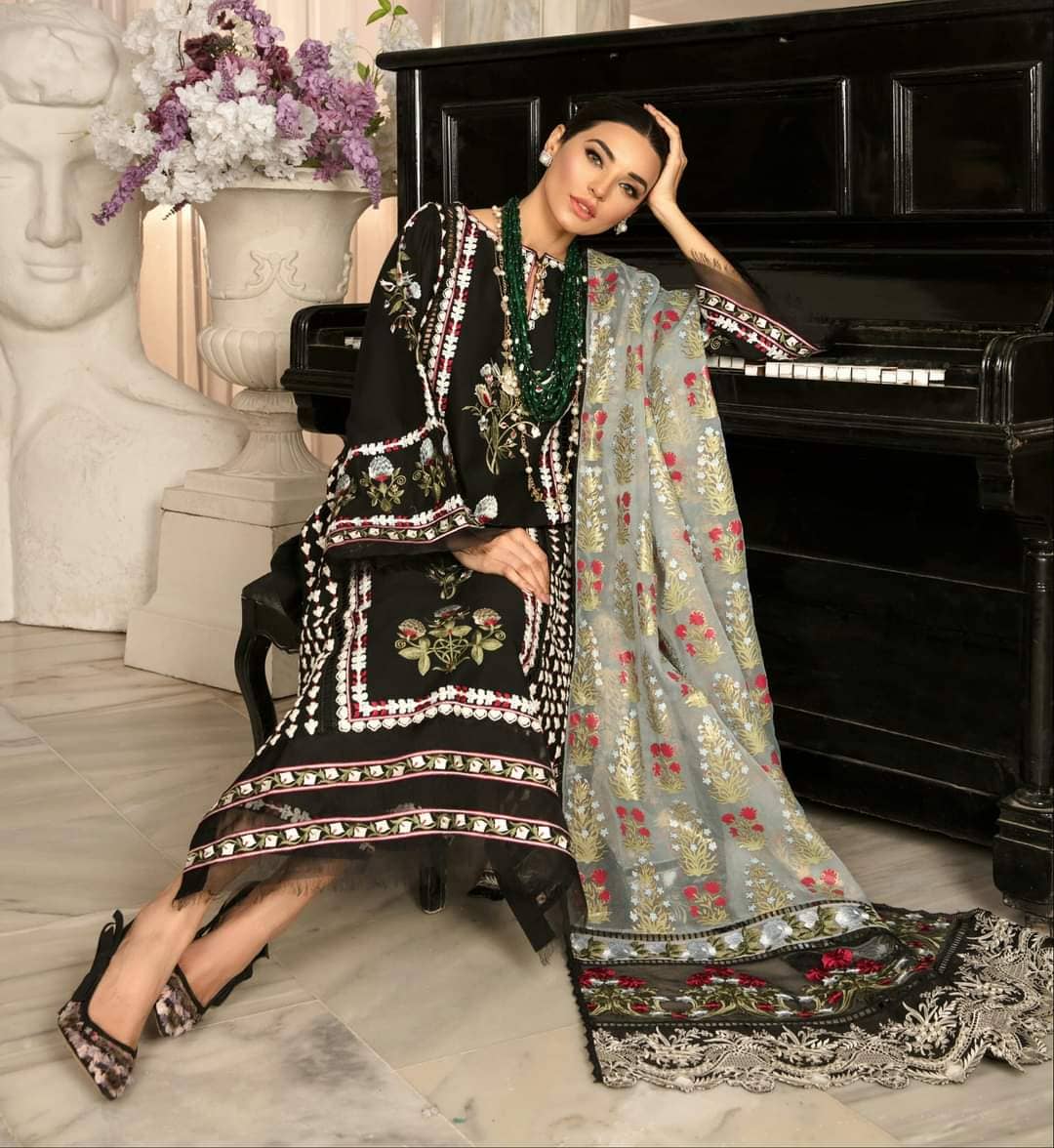 img_crimson_lawn_by_saira_shakira_2021_awwal_boutique
