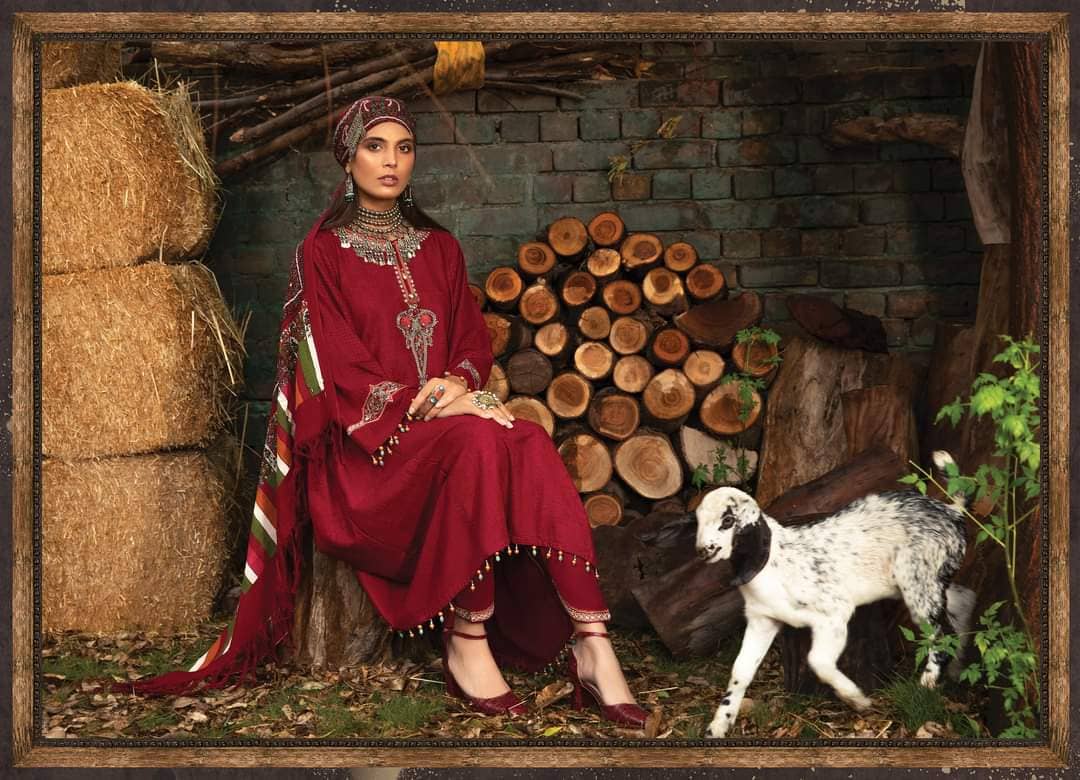 img_maria_b_m_prints_winter_woolen_shawl_awwal_boutique