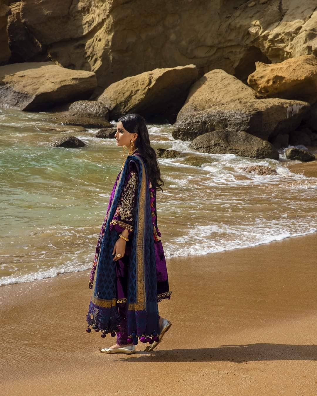 img_sana_safinaz_luxury_velvet_awwal_boutique