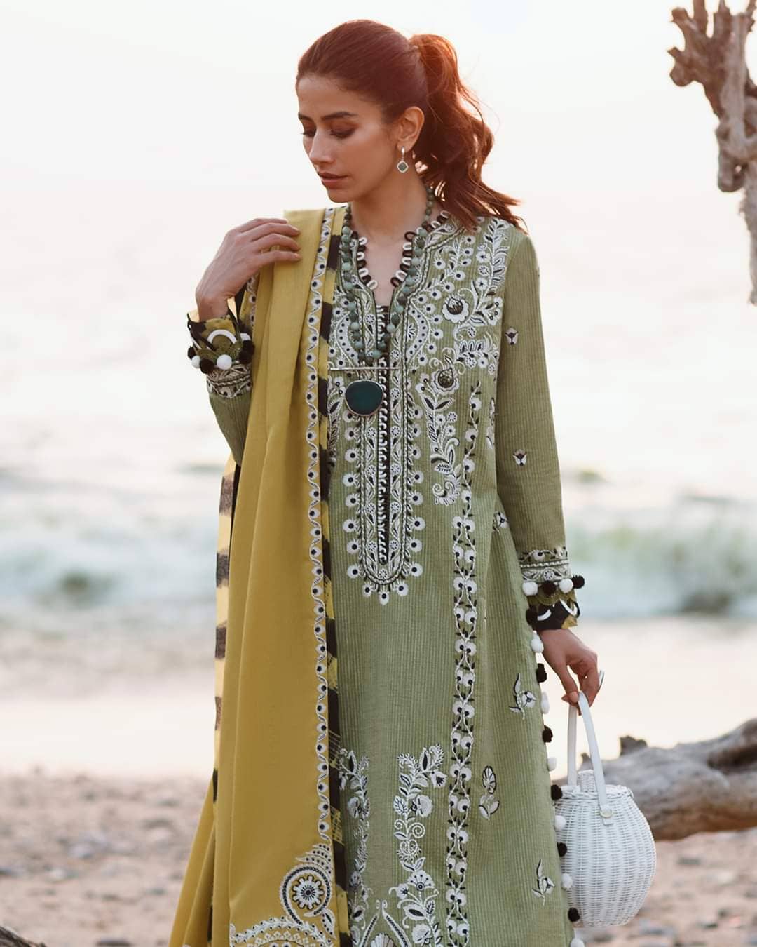 img_zaha_sahel_winter_awwal_boutique