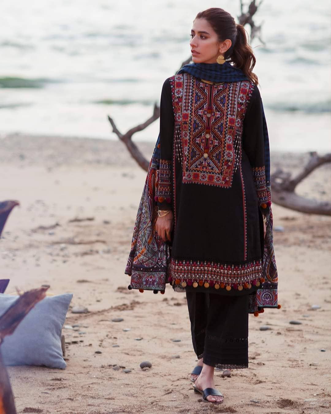 img_zaha_sahel_winter_awwal_boutique