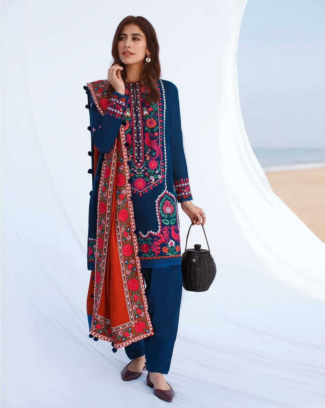 img_zaha_sahel_winter_awwal_boutique