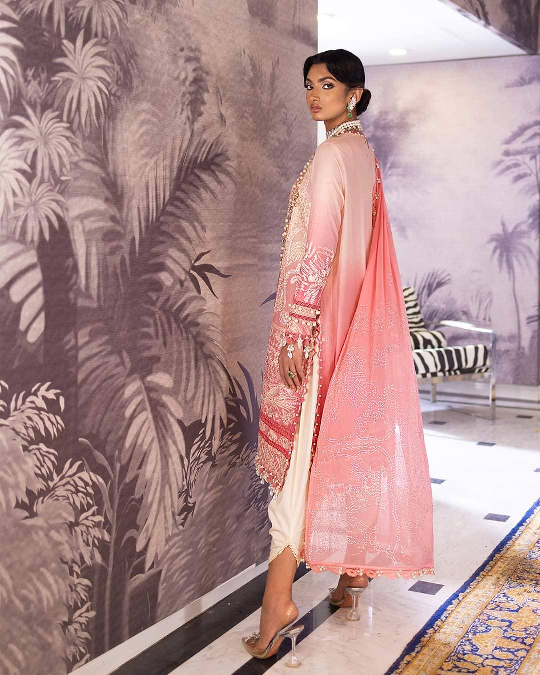 img_sana_safinaz_lawn_22_awwal_boutique