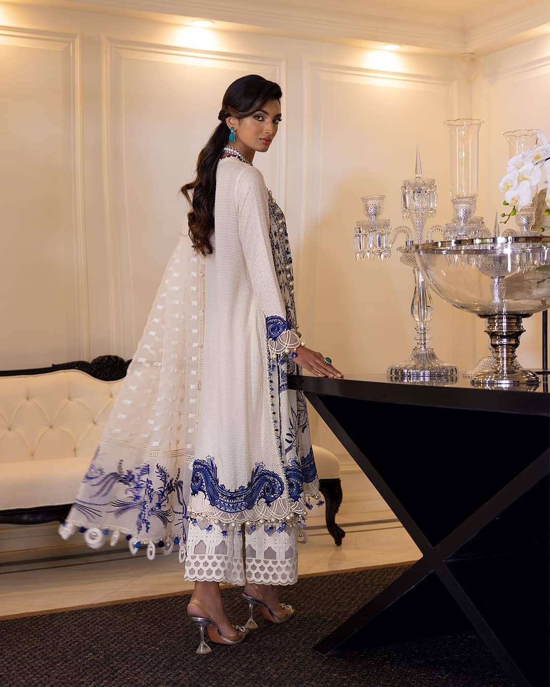 img_sana_safinaz_luxury_lawn_22_awwal_boutique