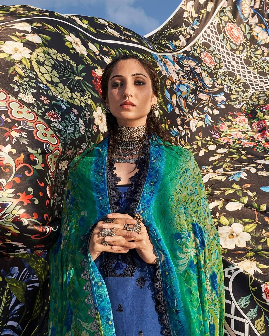 img_lawnkari_22_awwal_boutique