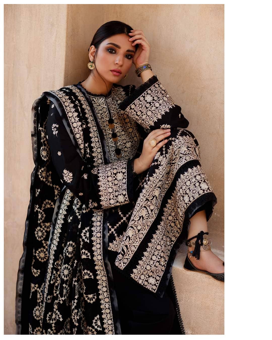 Restocked/Zaha Lawn 22/ROZHIN (ZL22-12 A)