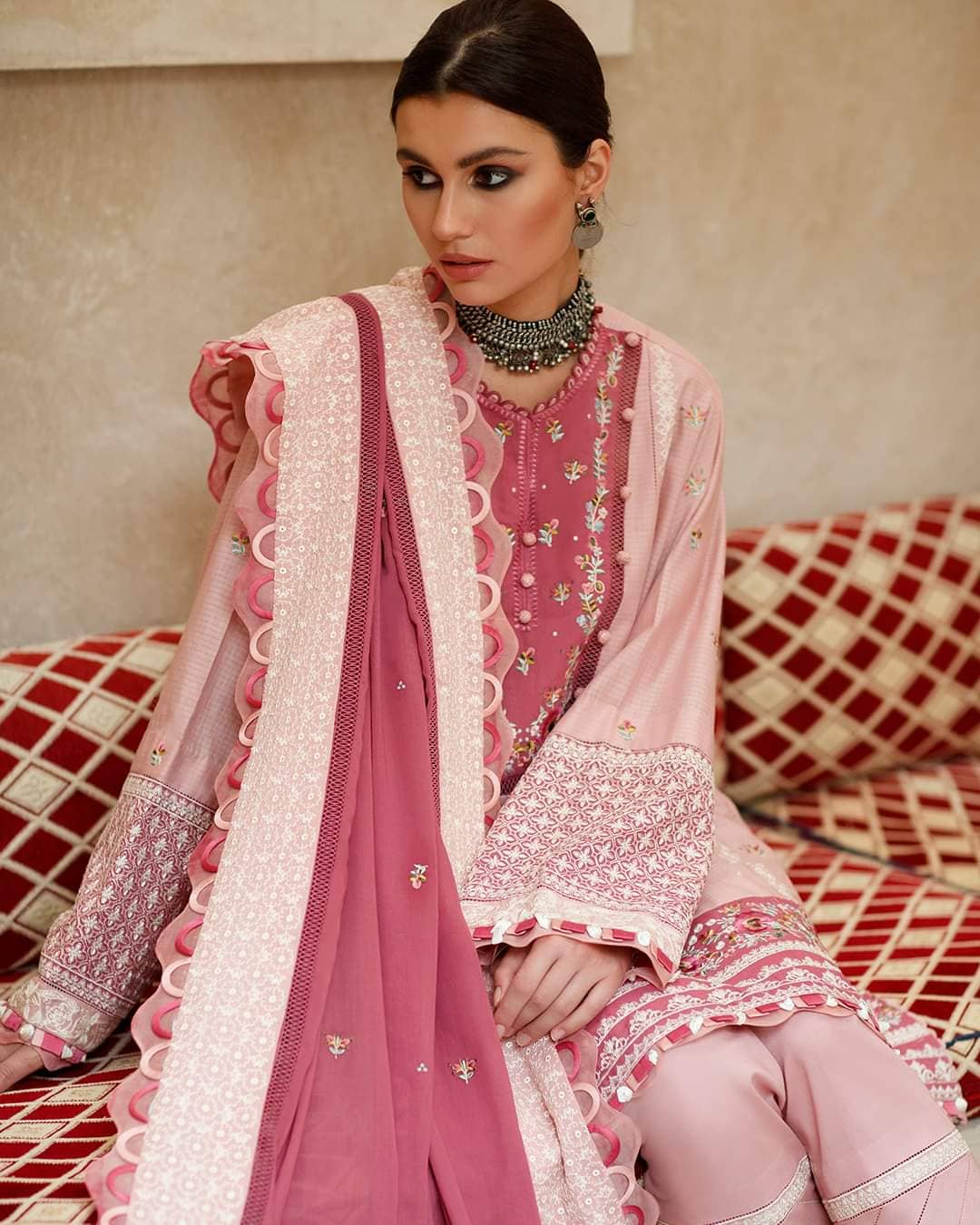 img_zaha_lawn_22_awwal_boutique