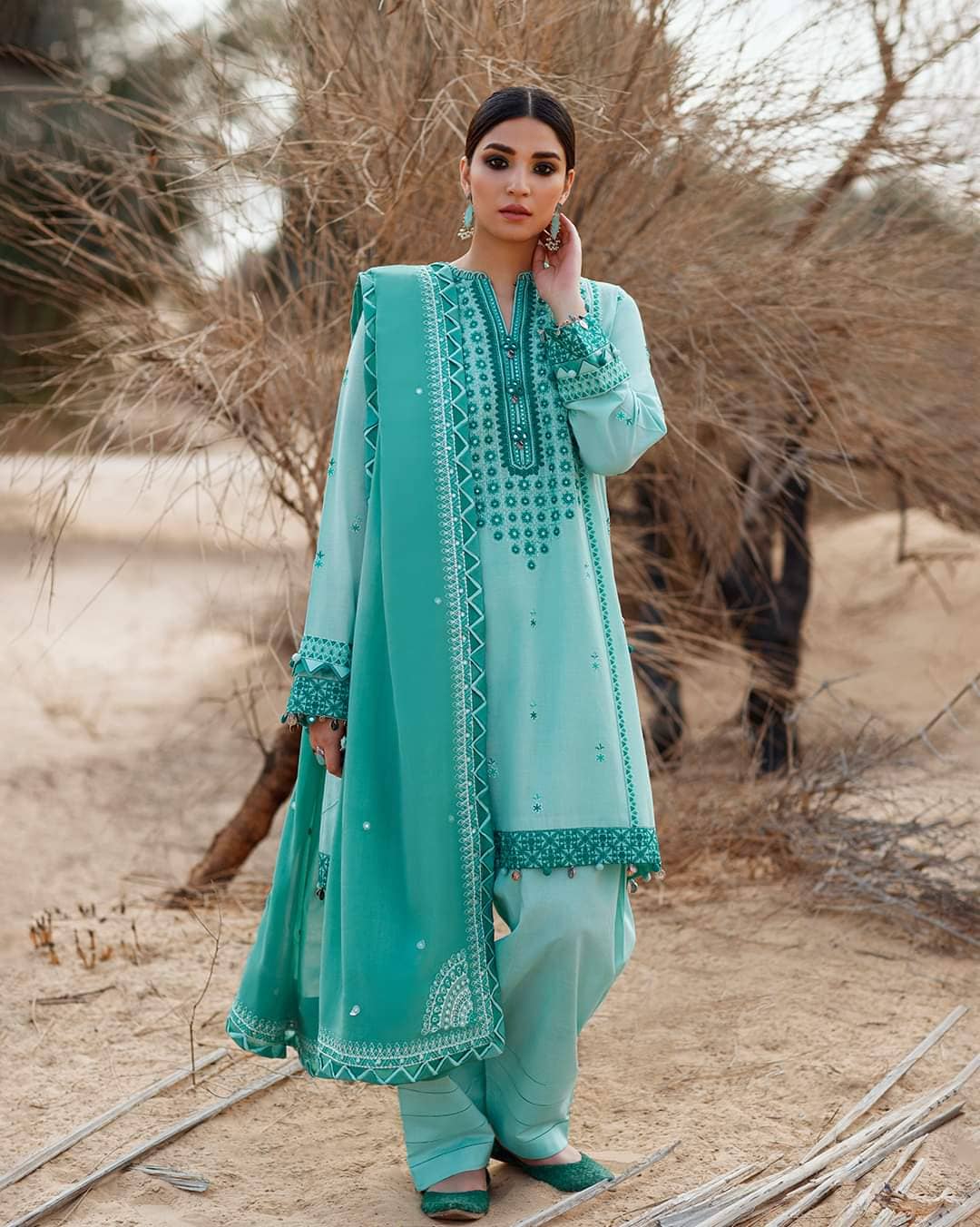 img_zaha_lawn_22_awwal_boutique
