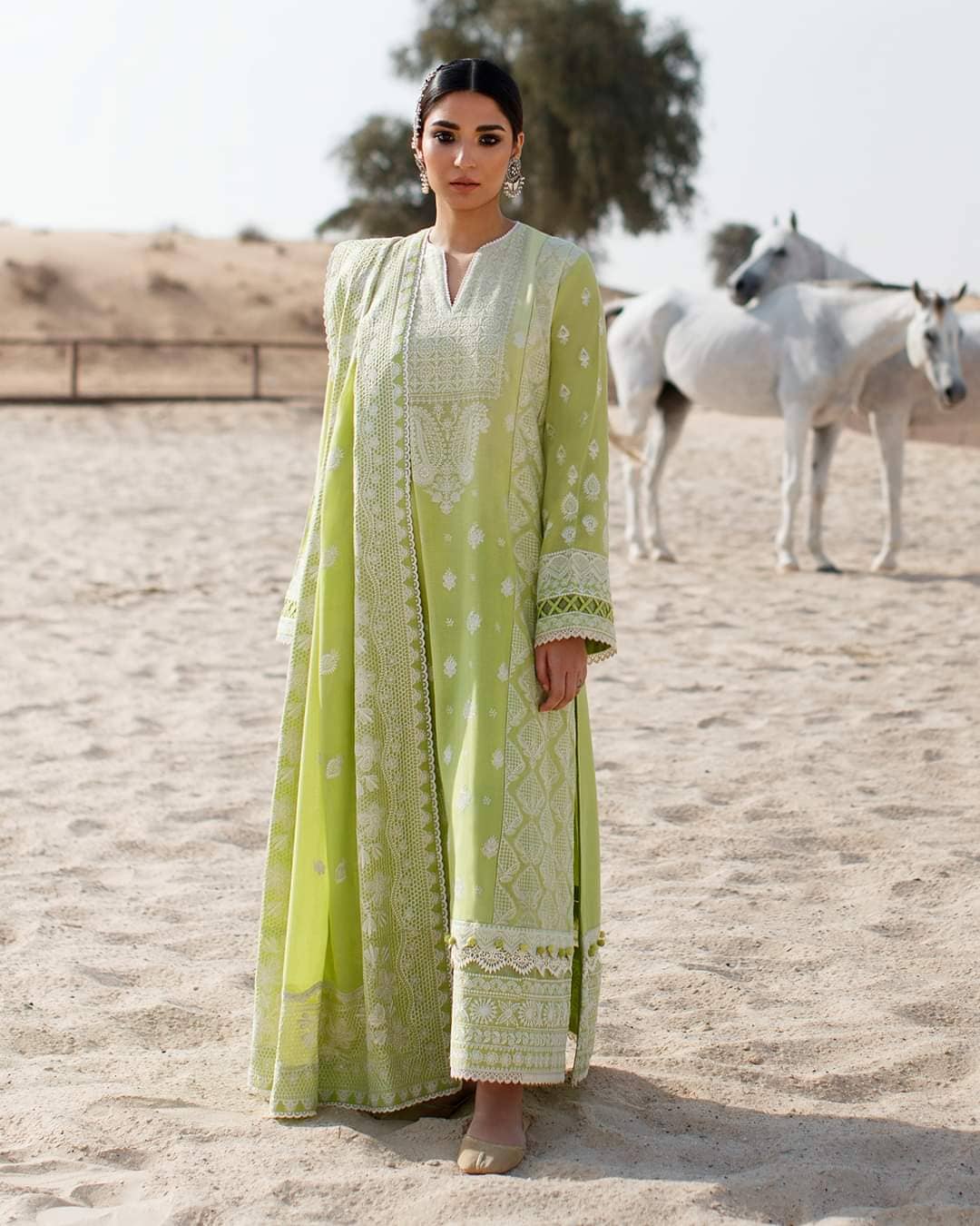 img_zaha_lawn_22_awwal_boutique