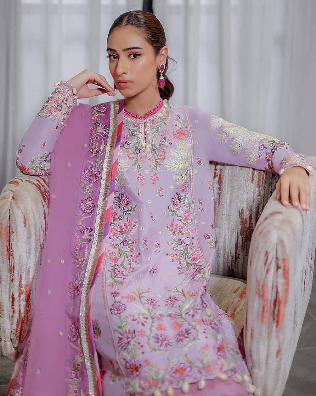 img_elan_lawn_22_awwal_boutique