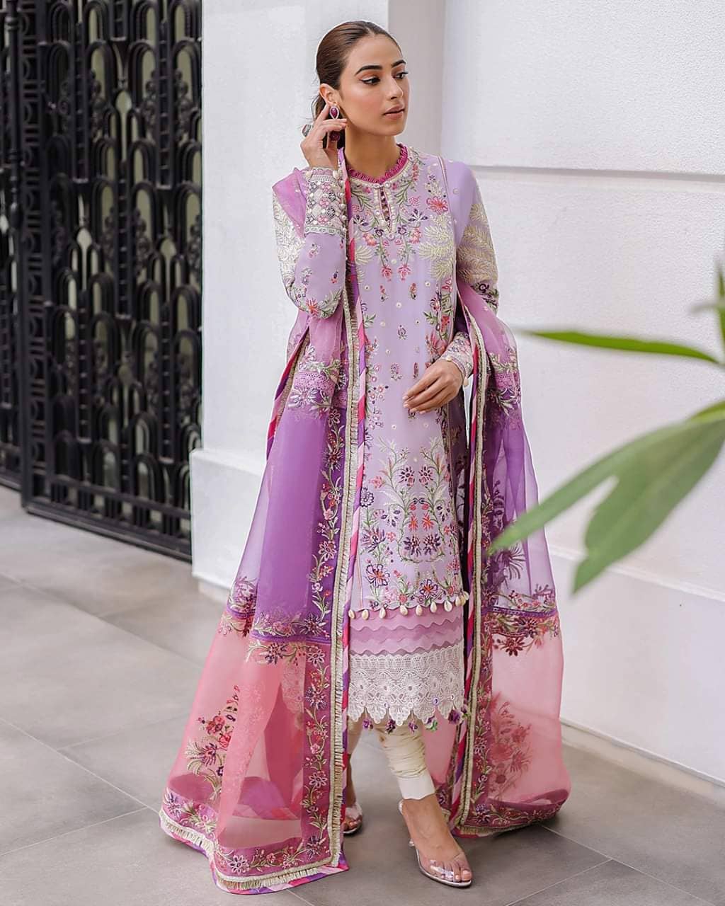 img_elan_lawn_22_awwal_boutique