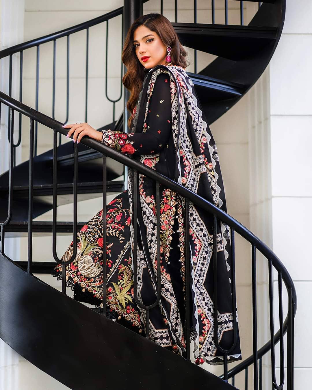 img_elan_lawn_22_awwal_boutique