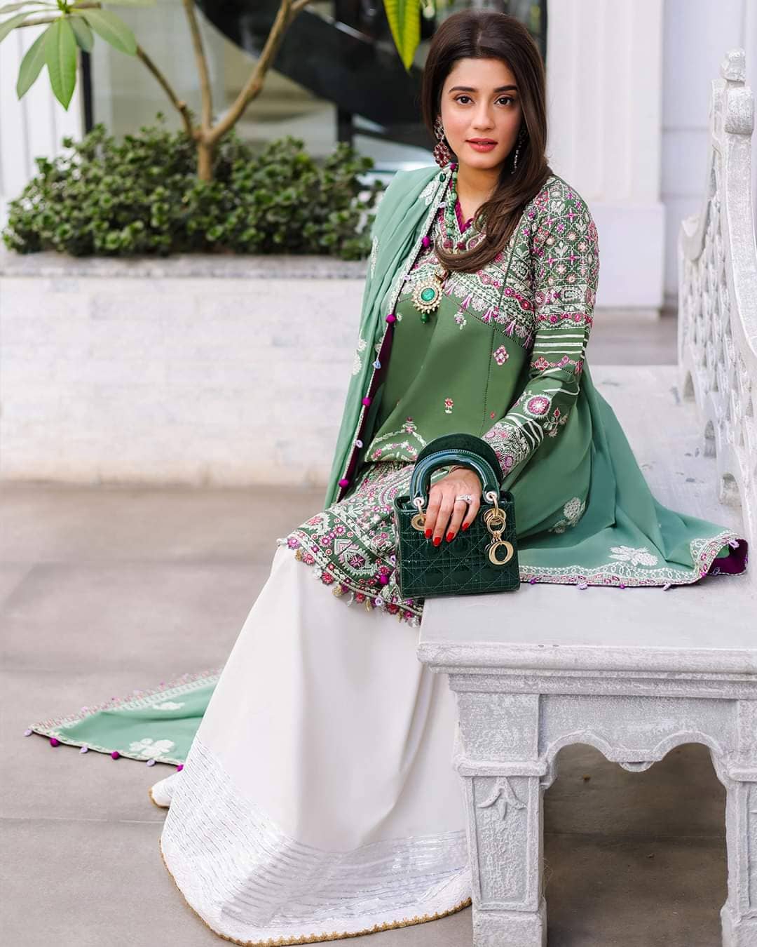 img_elan_lawn_22_awwal_boutique