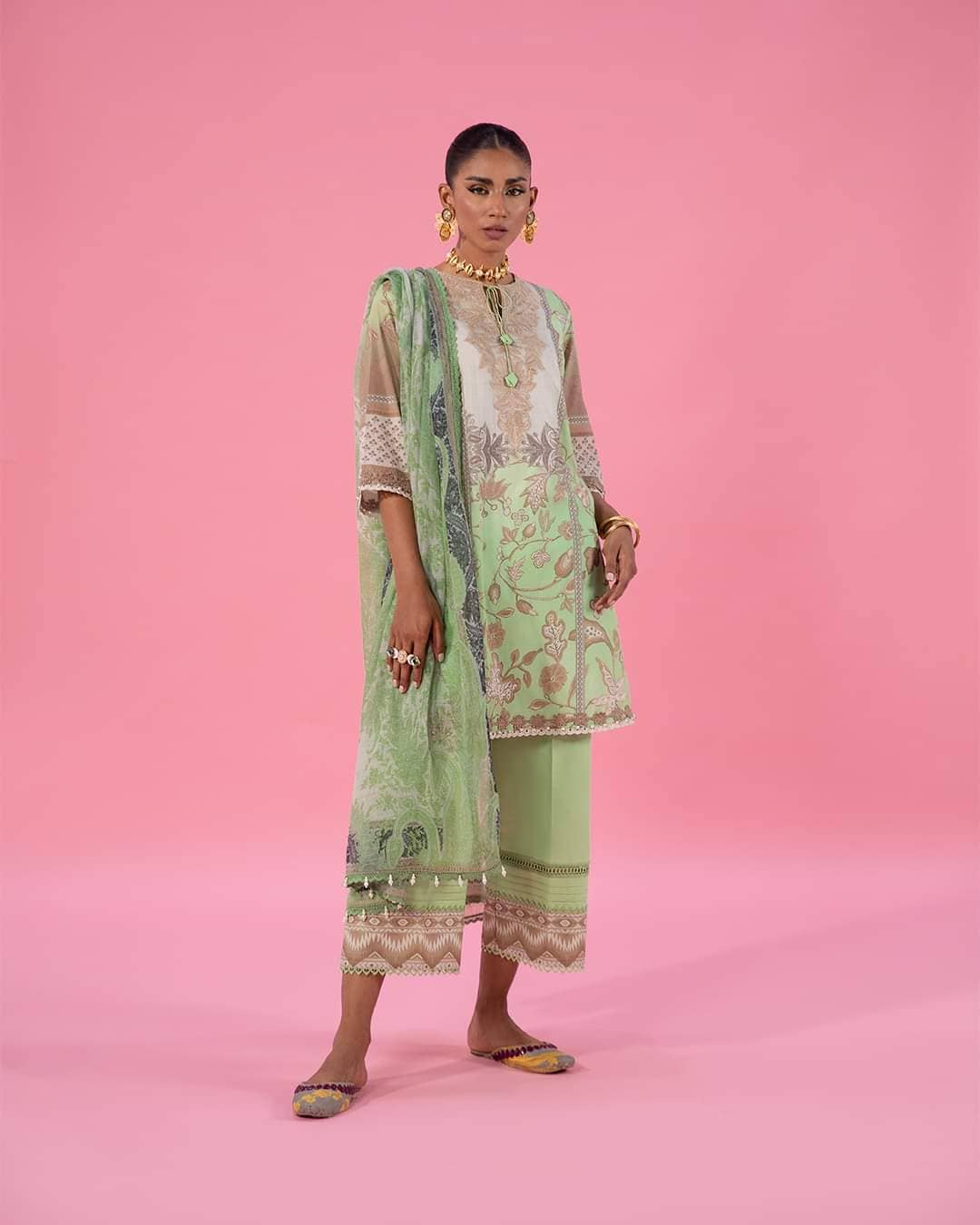 img_sana_safinaz_mahay_lawn_22_awwal_boutique