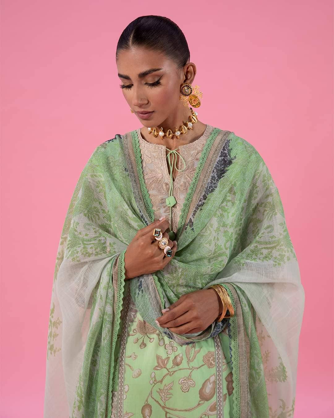 img_sana_safinaz_mahay_lawn_22_awwal_boutique
