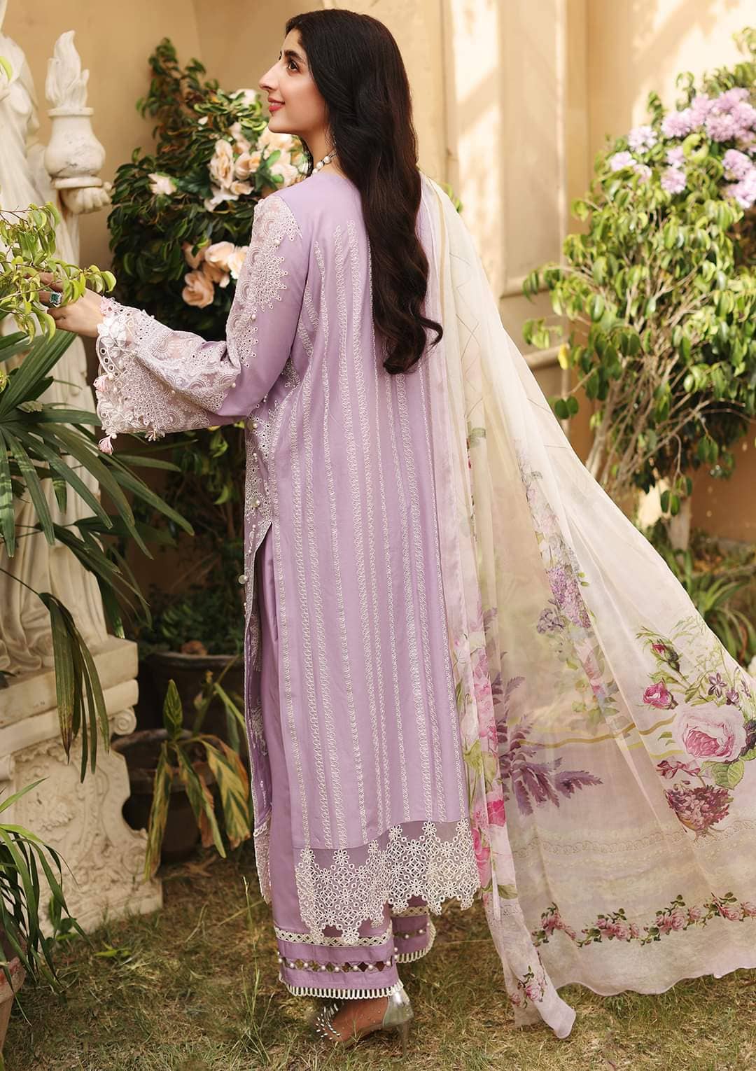 img_elaf_luxury_lawn_22_awwal_boutique