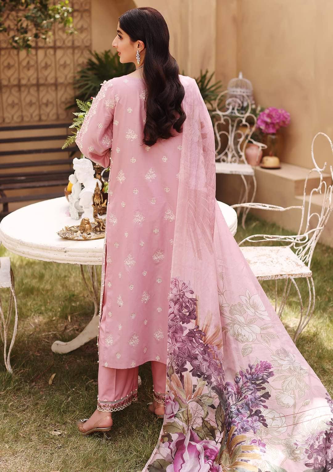 img_elaf_luxury_lawn_22_awwal_boutique