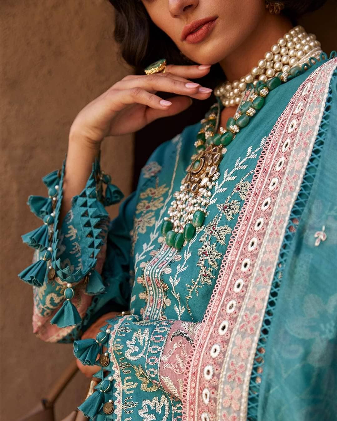 img_suffuse_lawn_collection_22_awwal_boutique