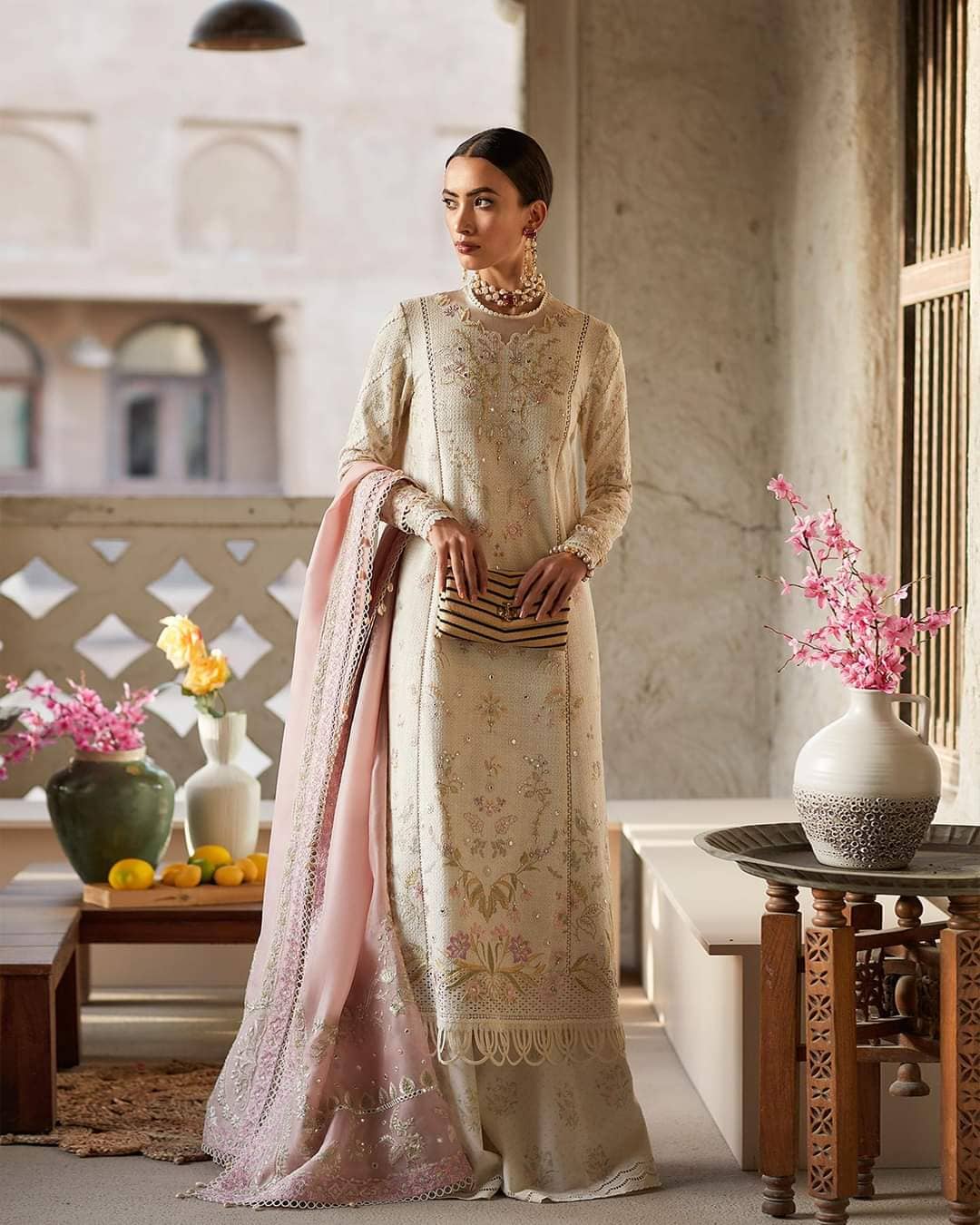 img_suffuse_lawn_collection_22_awwal_boutique