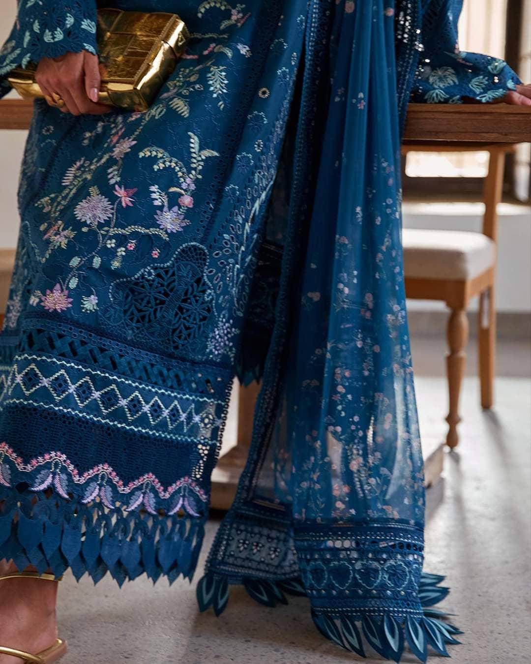 img_suffuse_lawn_collection_22_awwal_boutique