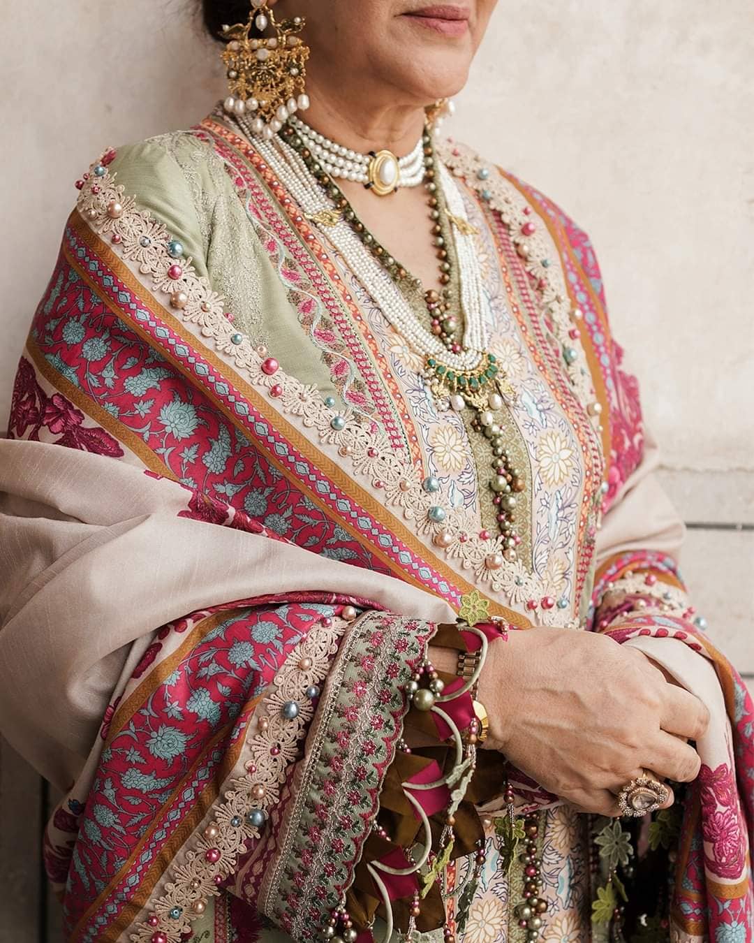 img_sana_safinaz_luxury_winter_22_awwal_boutique