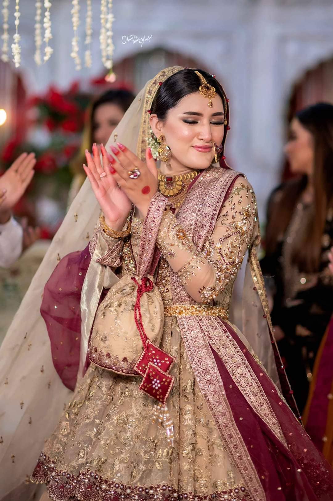 img_maria_osama_khan_wedding_edition_awwal_boutique