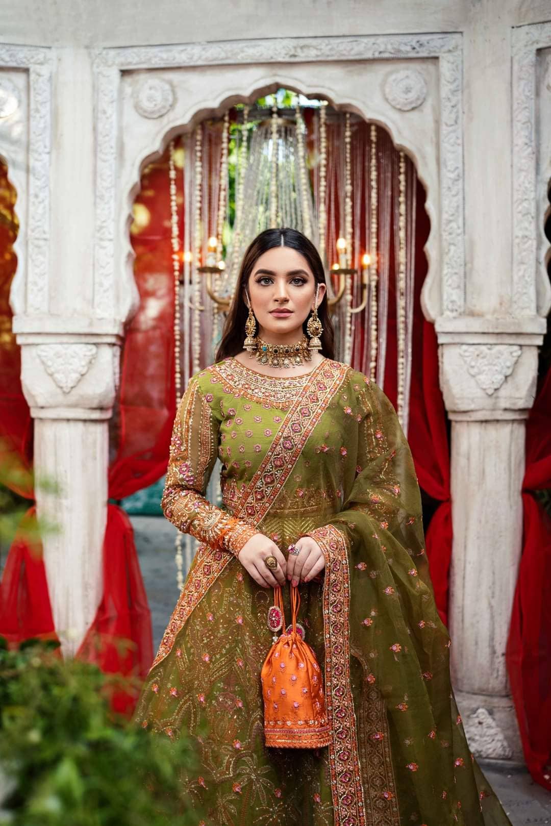 img_maria_osama_khan_wedding_edition_awwal_boutique