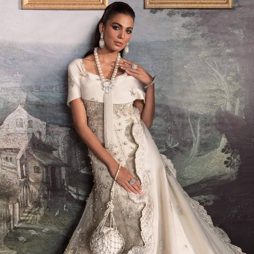 Img_republic_womens_wear_wedding_lehanga_awwal_boutique