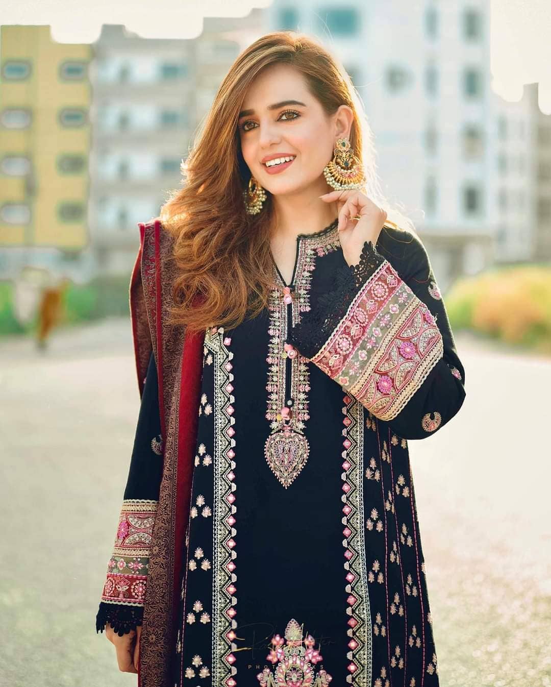 img_qalamkar_luxury_shawl_collection_awwal_boutique