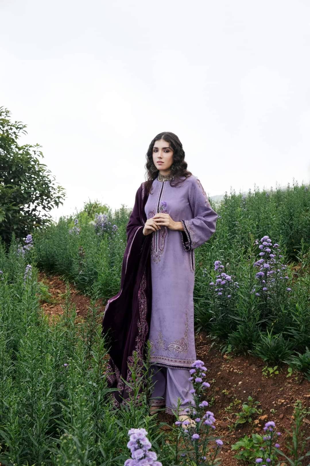 img_zara_shahjahan_winter_shawl_collection_22_awwal_boutique