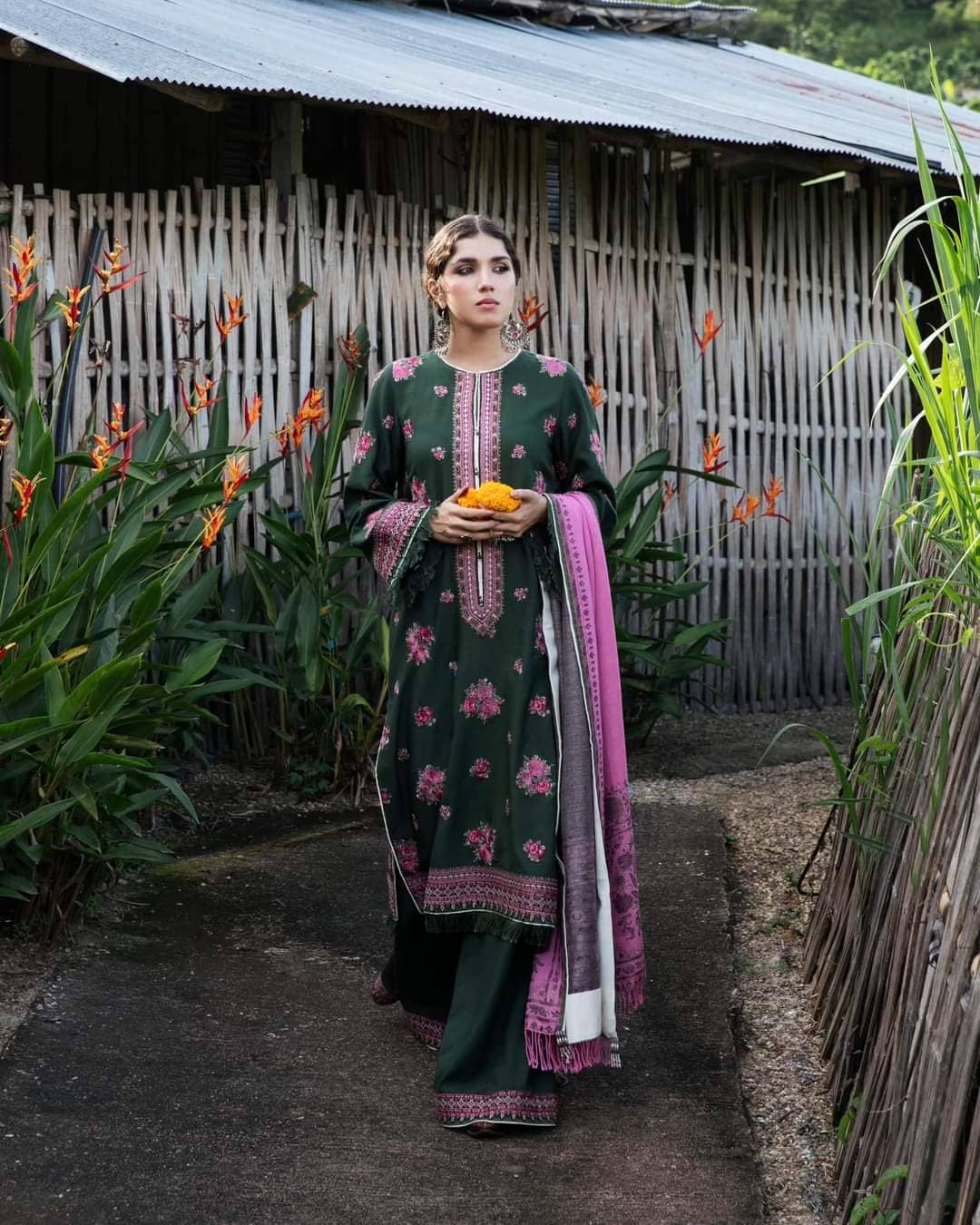 img_zara_shahjahan_winter_shawl_collection_22_awwal_boutique