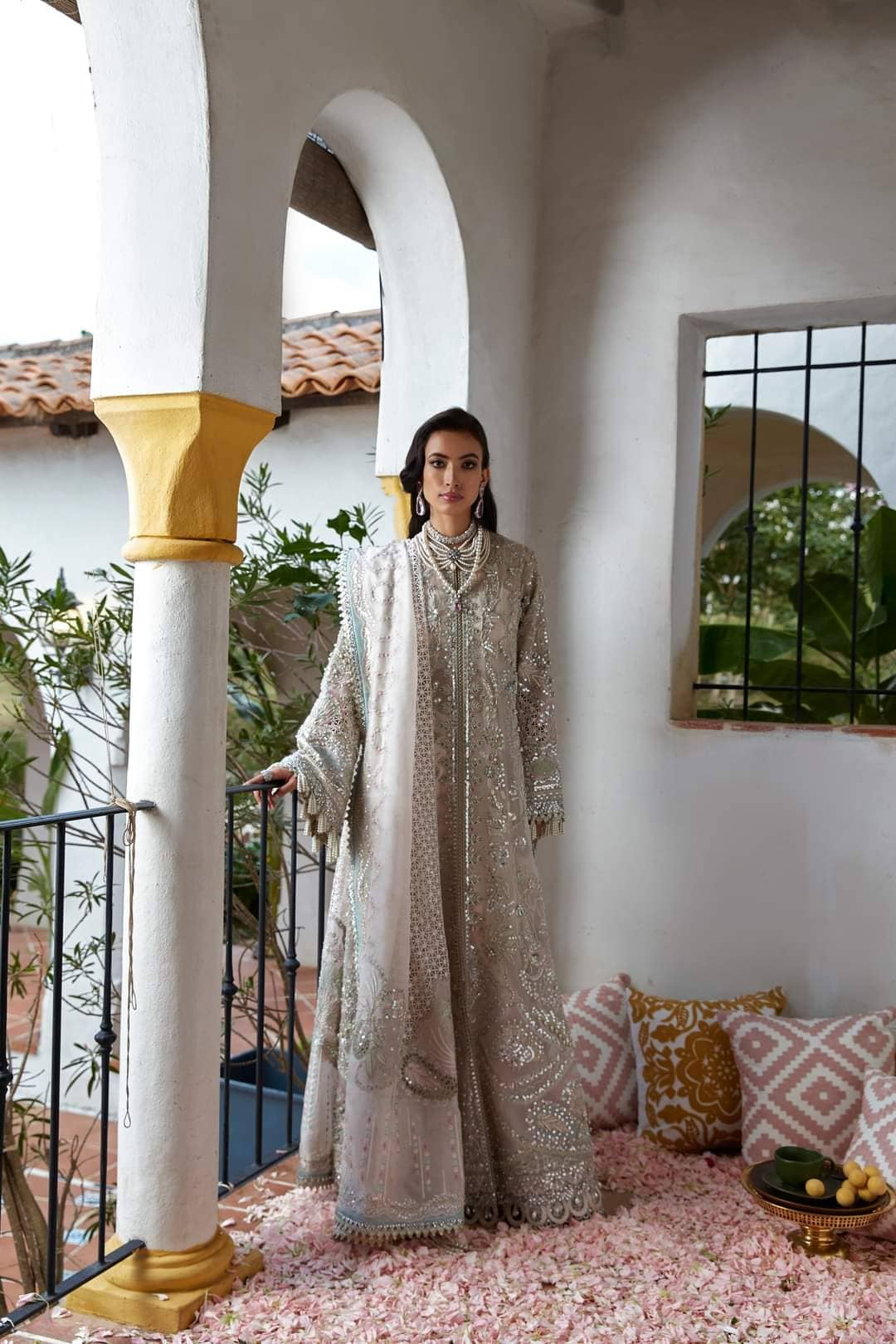 img_suffuse_by_sana_yasir_freesia_2022_wedding_edition_awwal_boutique