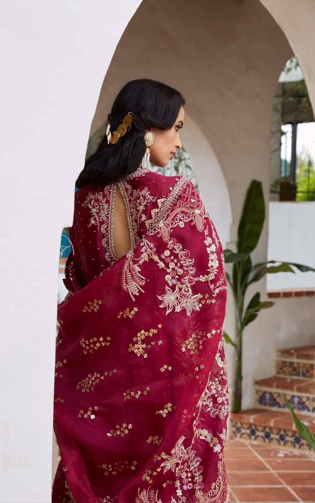 img_suffuse_by_sana_yasir_freesia_2022_wedding_edition_awwal_boutique