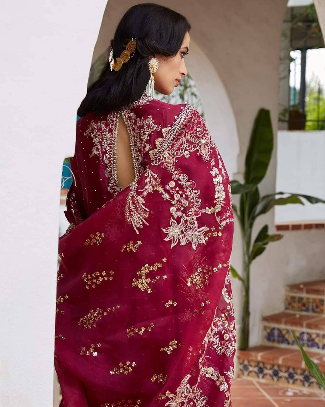 img_suffuse_by_sana_yasir_freesia_2022_wedding_edition_awwal_boutique