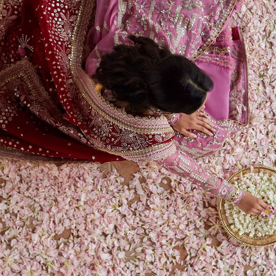 img_suffuse_by_sana_yasir_freesia_2022_wedding_edition_awwal_boutique