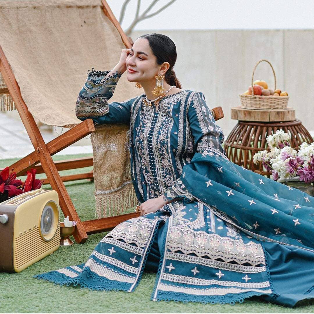 img_qalamkar_sahil_luxury_lawn_23_awwal_boutique